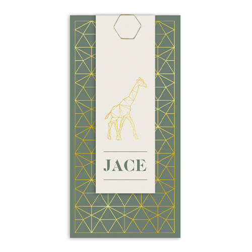 Goudfolie labelkaartje voor een jongen met geometrische giraffe